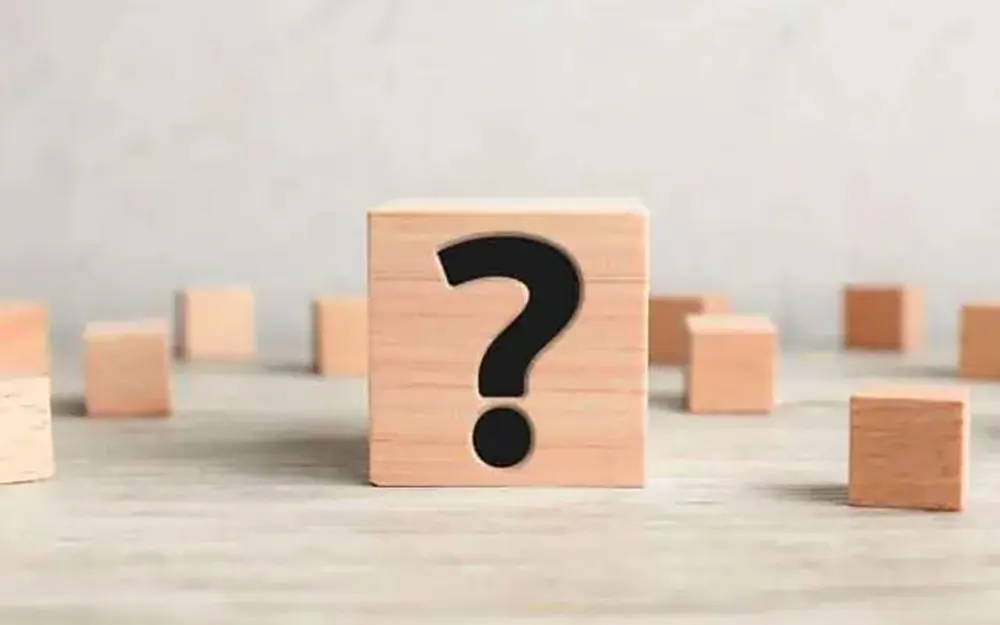 はてなマークの木製ブロック