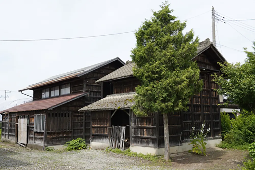木造平屋の古民家外観